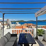 Kuca Get * Betina (Sibenik-Knin)