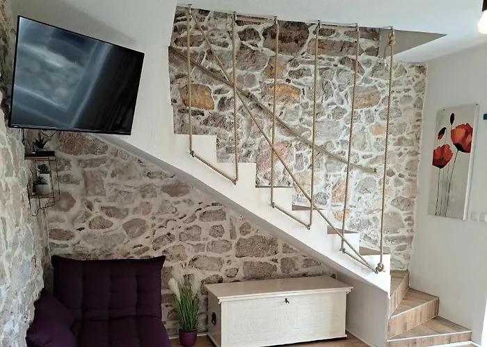 Dom wakacyjny Kuca Get